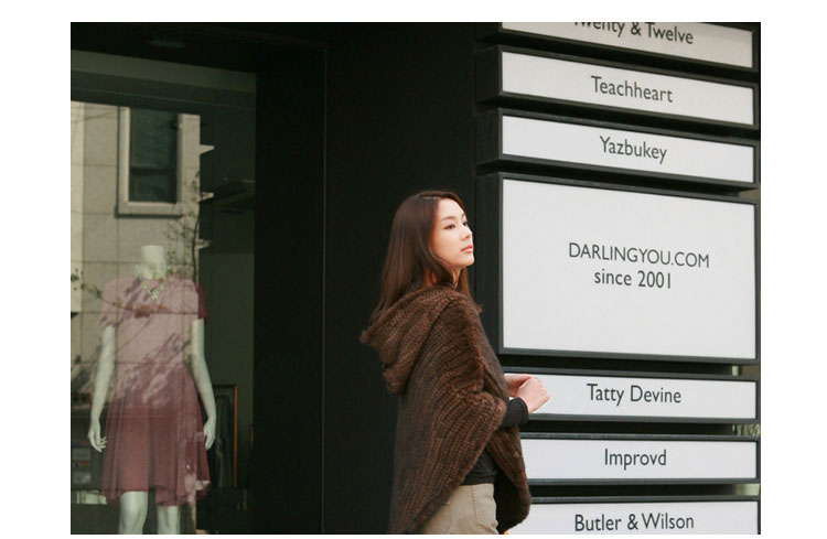 Hooded-Knitted-Mink-Fur-Poncho-840-Details_01